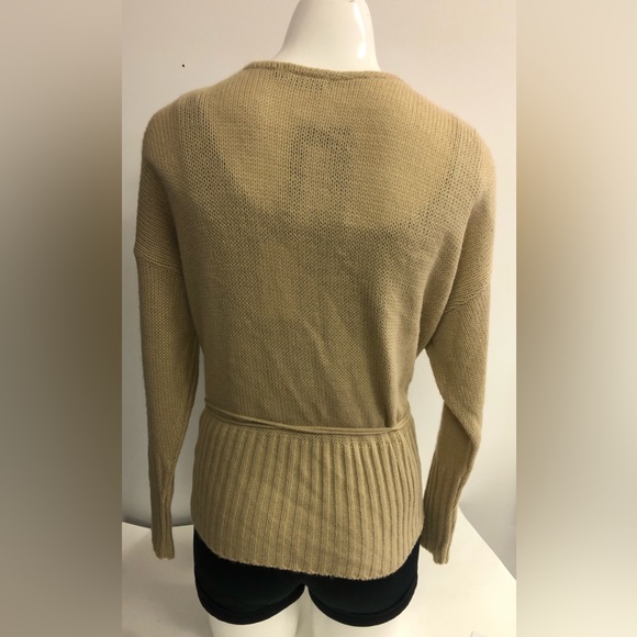 NWT PRETTY LITTLE THINGS KNITTED WRAP LIGHT SWEATER IN SIZE m - Picture 2 of 6